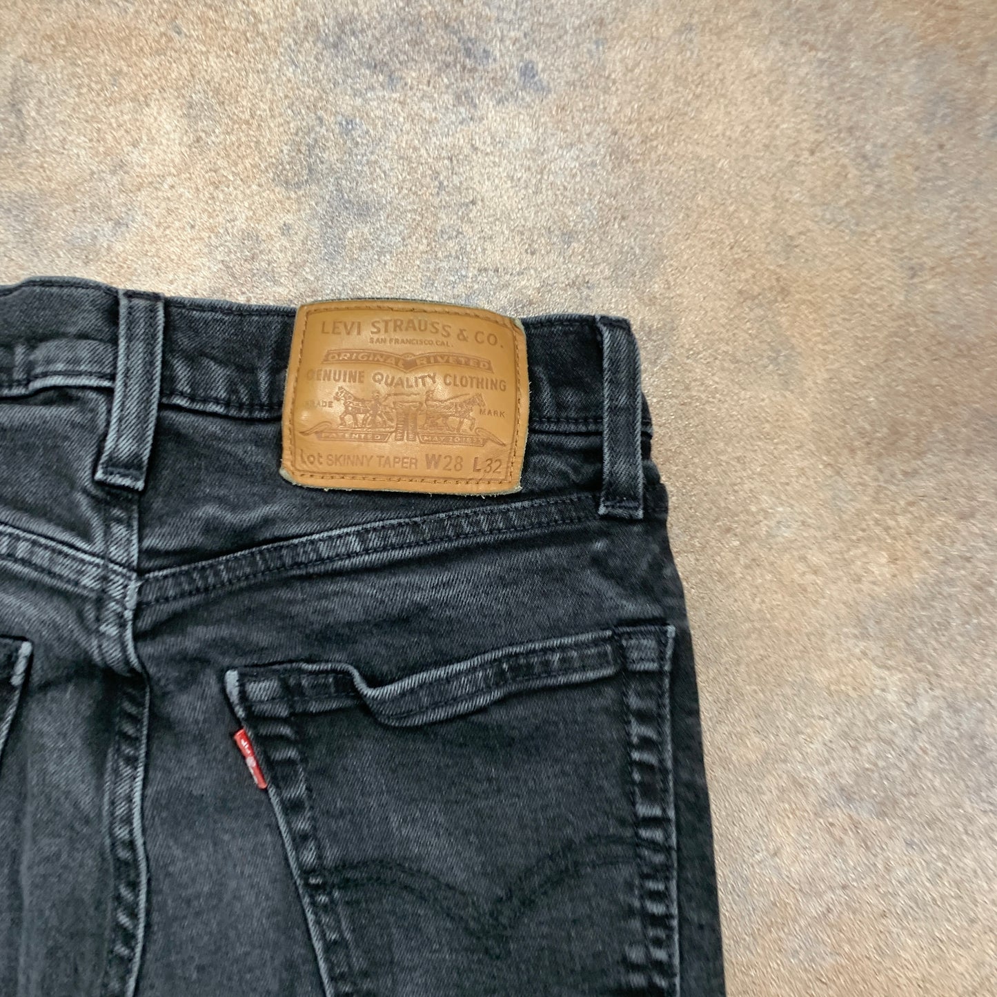 LEVI'S Skinny Tapered Jeans W28 L30 Mens Grey