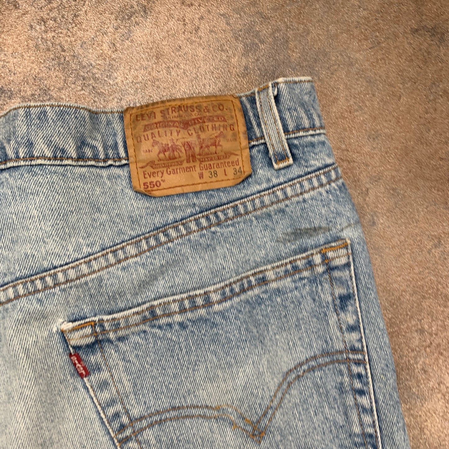 Vintage LEVI'S 550 Jeans W38 L34 Mens Relaxed Fit Straight Blue 90s