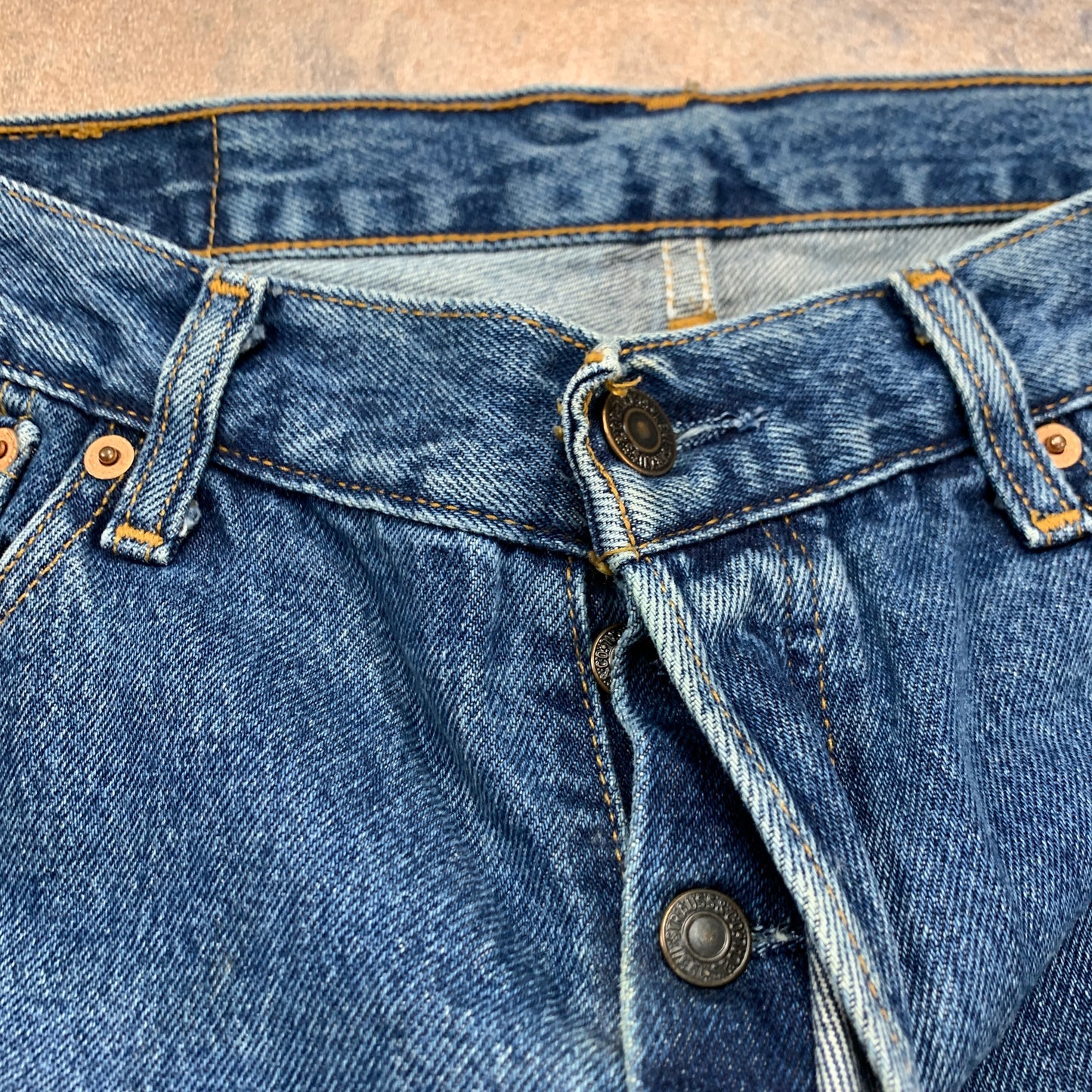 Vintage LEVI'S 582 Jeans W34 L32 Mens Relaxed Fit Straight Blue