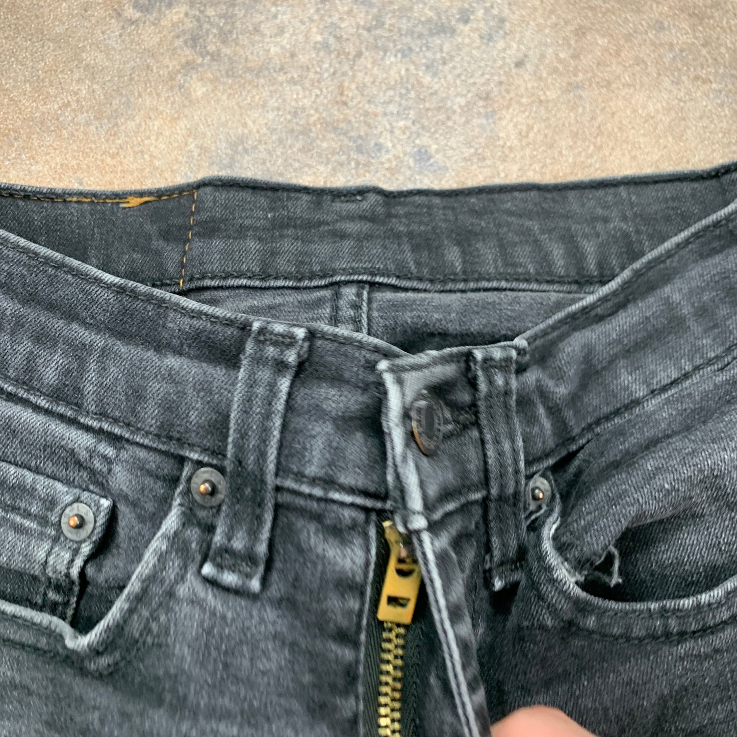 LEVI'S 519 Jeans W28 L28 Mens Skinny Fit Grey