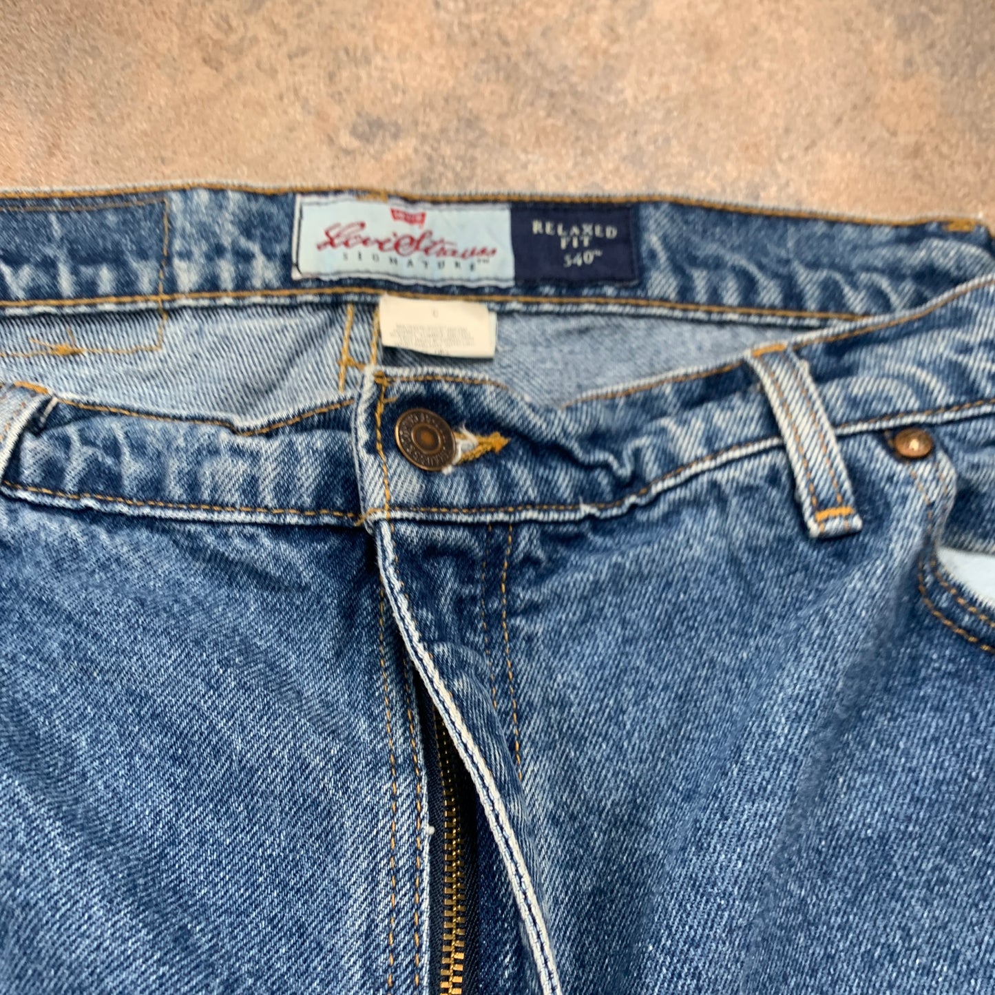 Vintage LEVI'S 540 Signature Jeans W42 L32 Mens Relaxed Fit Straight Blue