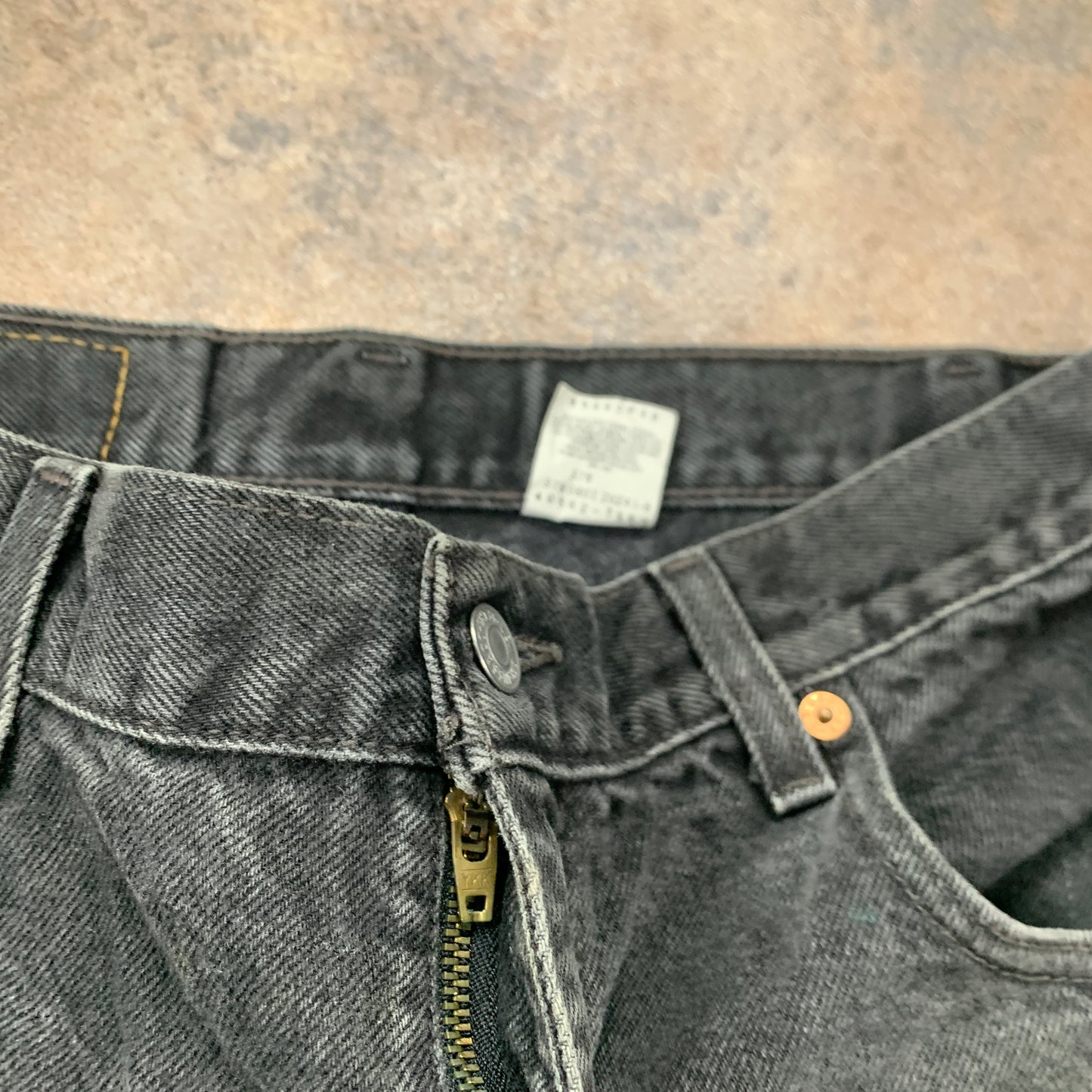 Vintage LEVI'S 560 Jeans W33 L30 Mens Relaxed Fit Tapered Grey 90s