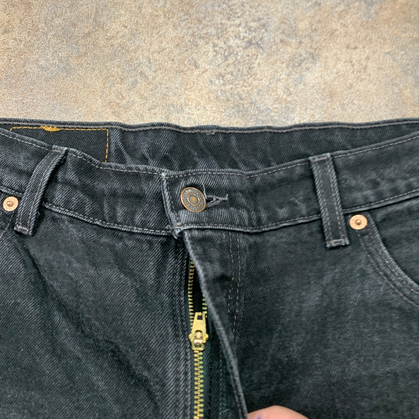 Vintage LEVI'S 560 Jeans W36 L32 Mens Relaxed Fit Tapered Grey 90s