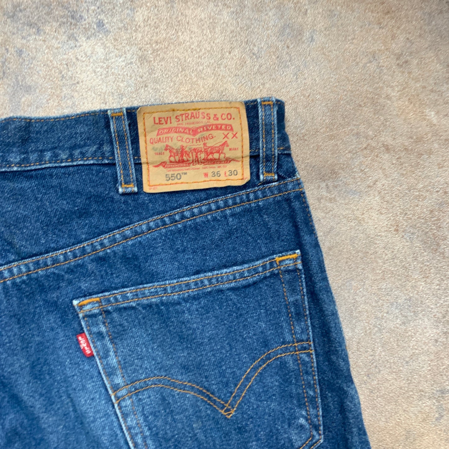 Vintage LEVI'S 550 Jeans W36 L30 Mens Relaxed Fit Straight Blue 90s