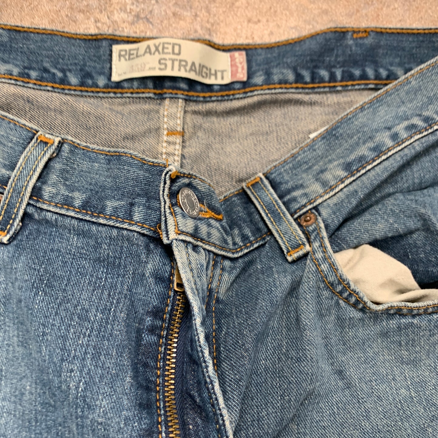 Vintage LEVI'S 559 Jeans W38 L34 Mens Relaxed Fit Straight Blue