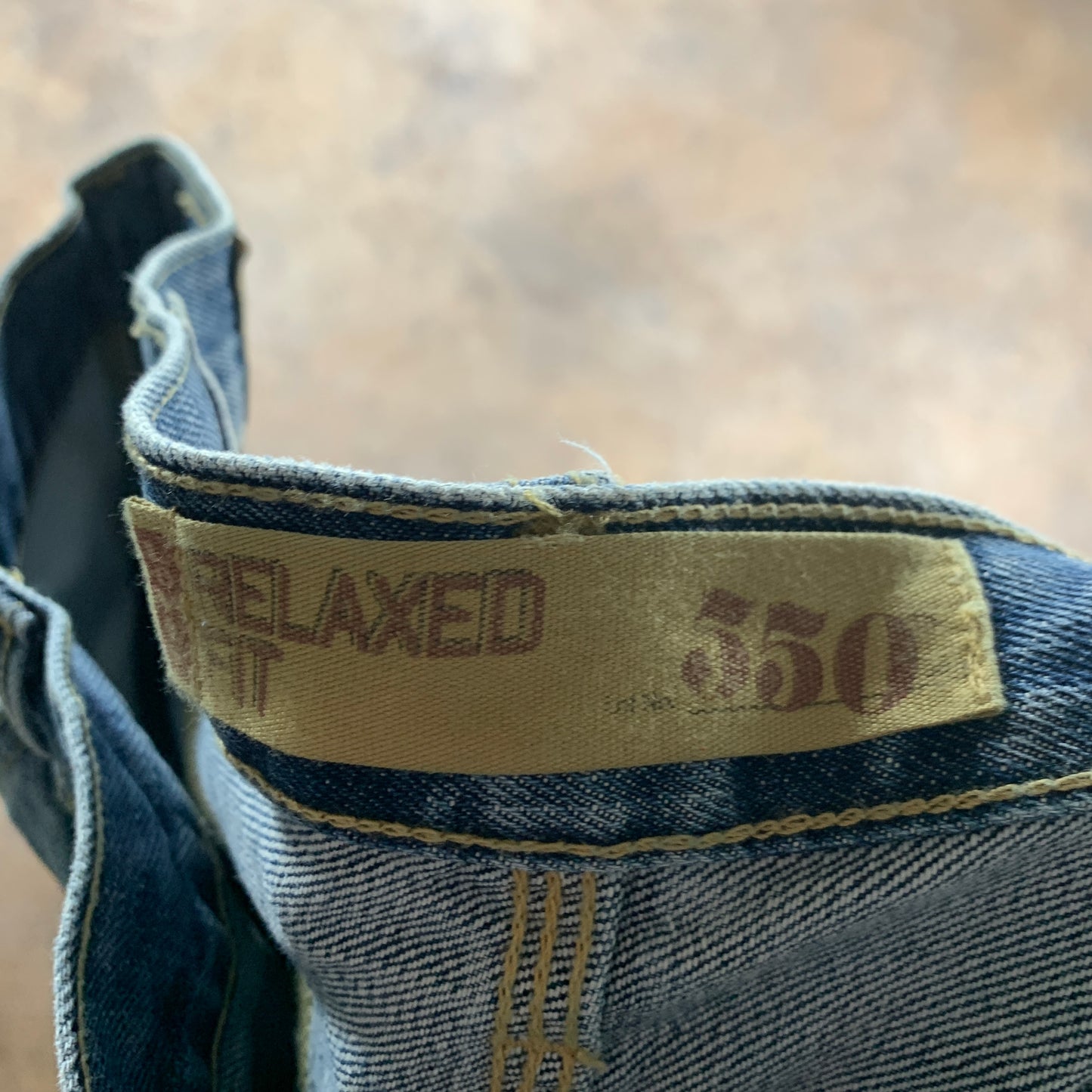 Vintage LEVI'S 550 Jeans W38 L29 Mens Relaxed Fit Straight Blue 90s