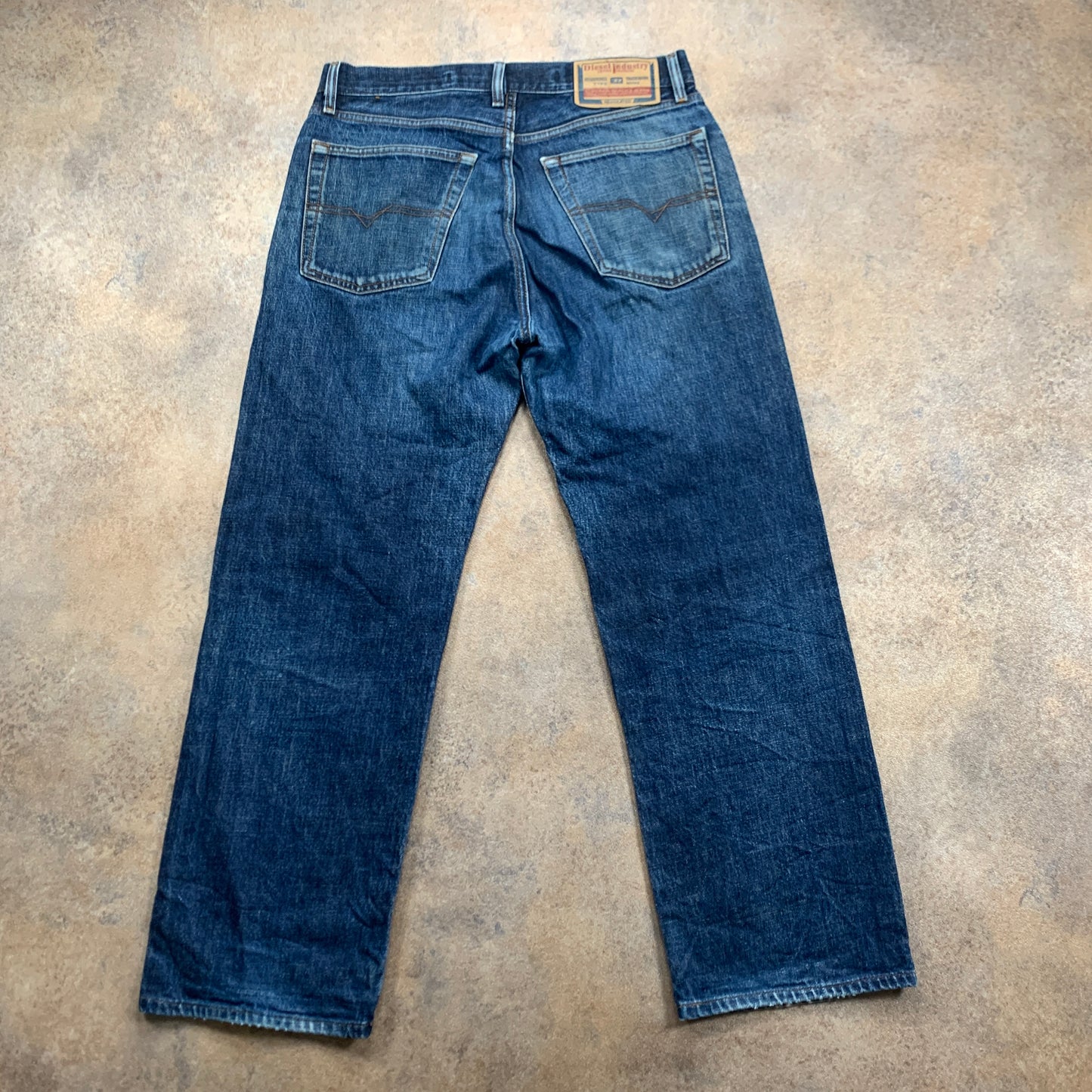 Diesel Jeans W33 L28 Mens Relaxed Fit Straight Blue