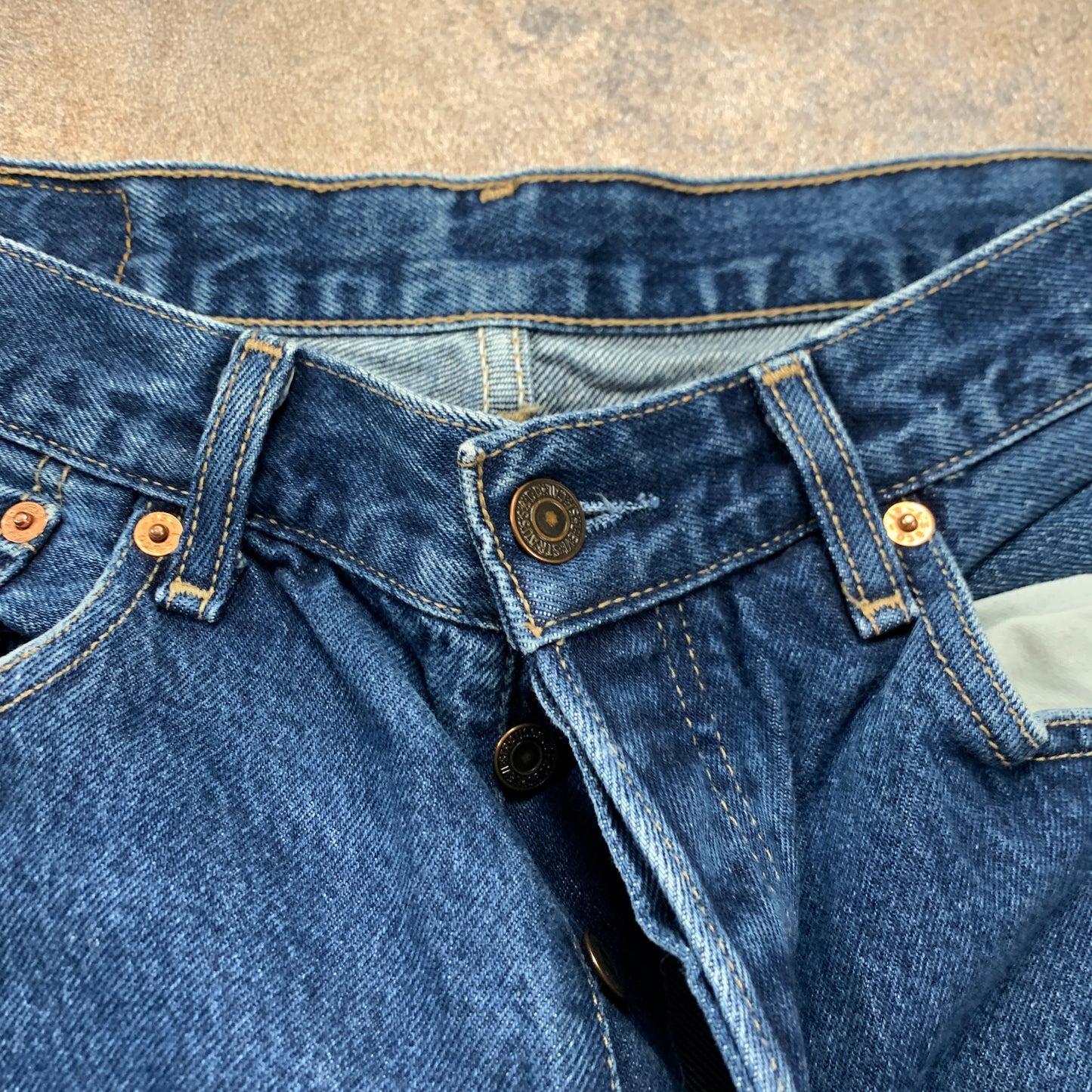 Vintage LEVI'S 582 Jeans W34 L29 Mens Relaxed Fit Straight Blue