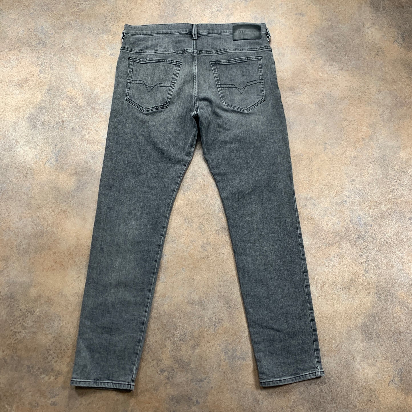 Diesel Jeans W34 L31 Mens Slim Fit Straight Grey