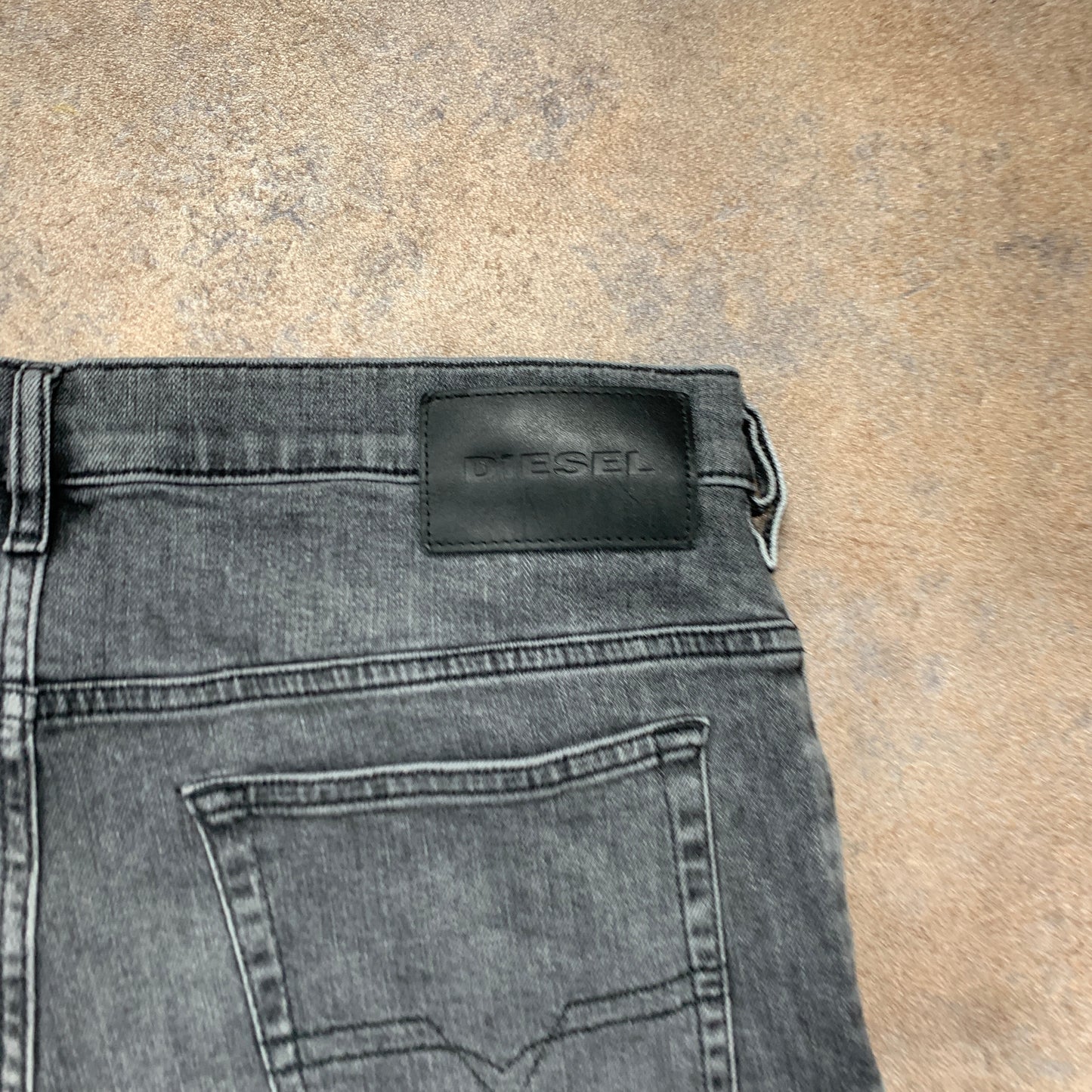 Diesel Jeans W34 L31 Mens Slim Fit Straight Grey
