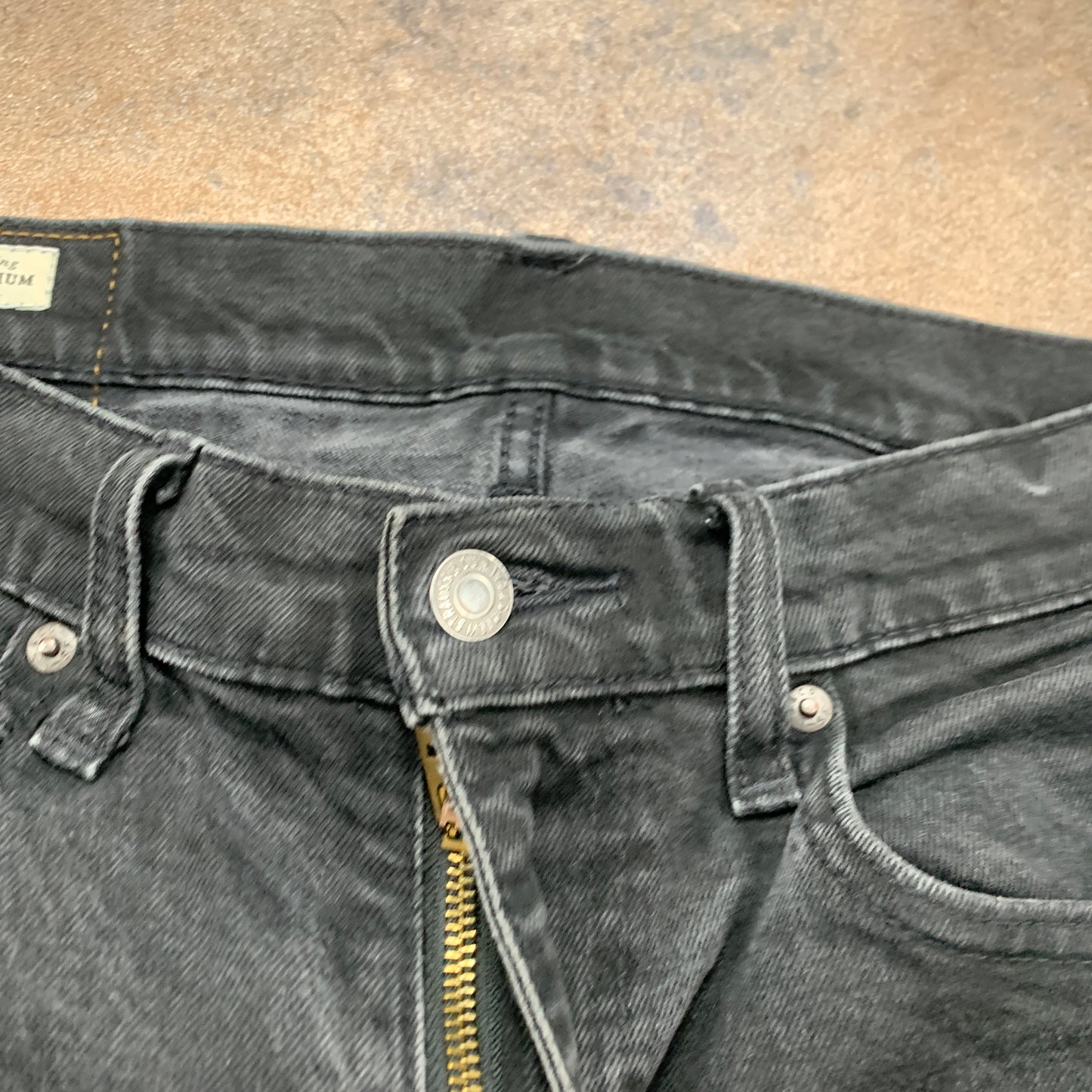 LEVI'S Skinny Tapered Jeans W34 L33 Mens Grey