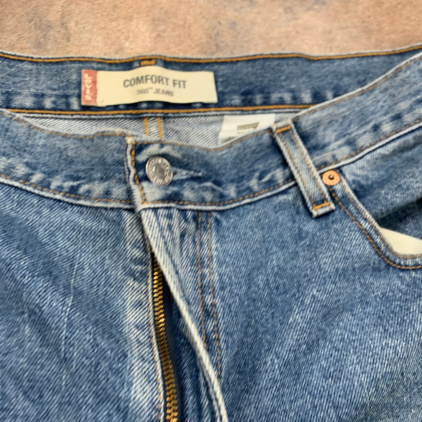 Vintage LEVI'S 560 Jeans W36 L30 Mens Relaxed Fit Straight Blue 90s