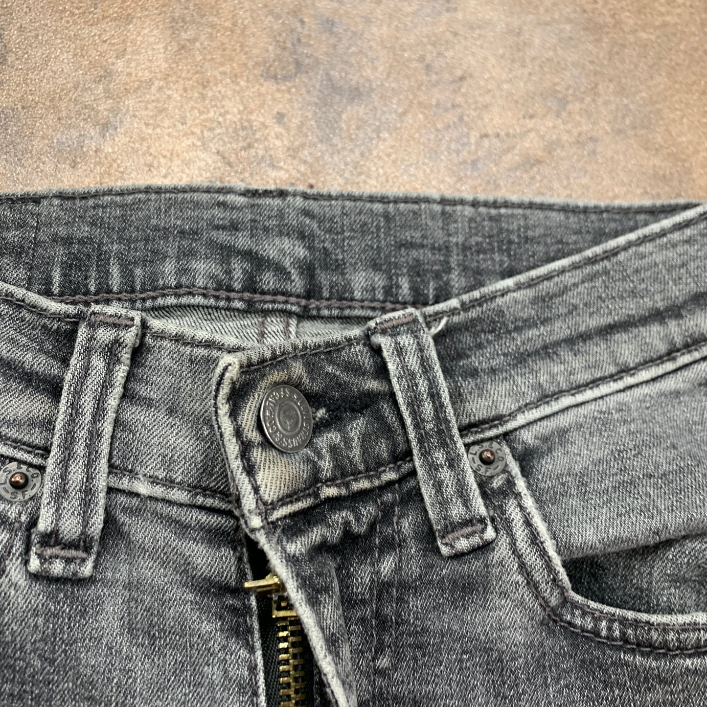 LEVI'S 519 Jeans W28 L31 Mens Skinny Fit Grey