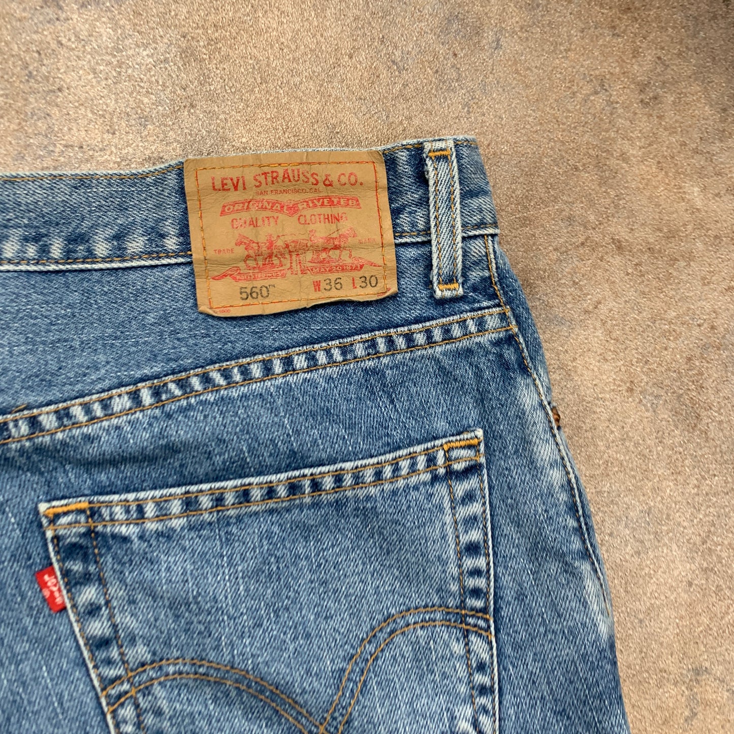 Vintage LEVI'S 560 Jeans W36 L30 Mens Relaxed Fit Straight Blue 90s