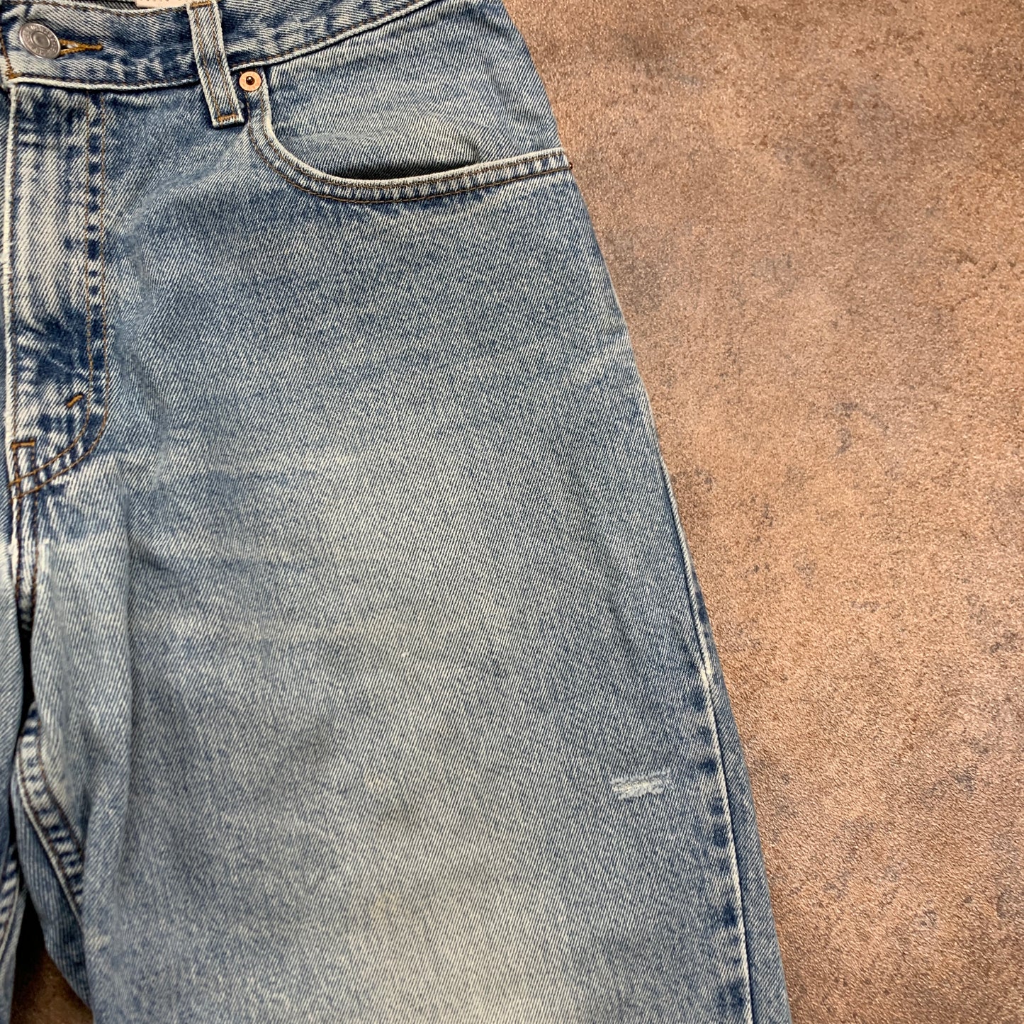 Vintage LEVI'S 560 Jeans W32 L30 Mens Relaxed Fit Tapered Blue 90s