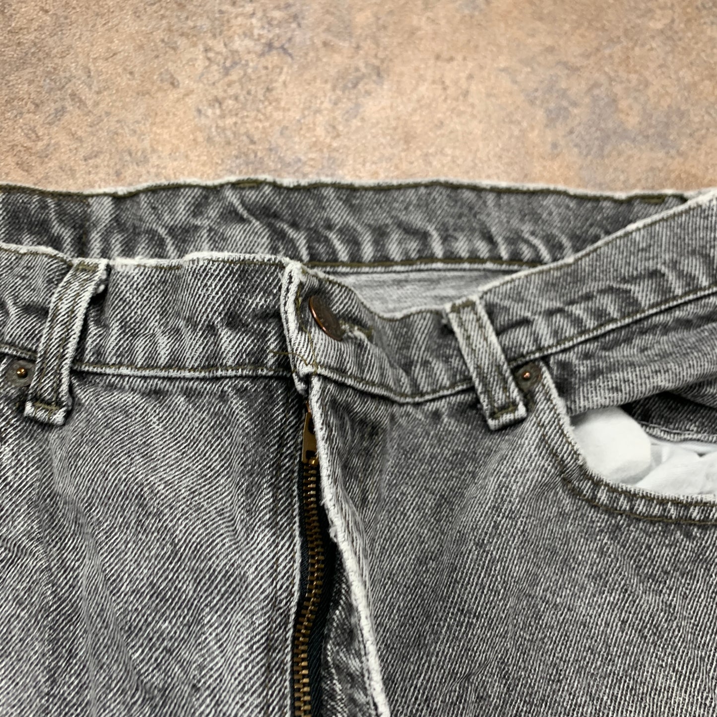 Vintage LEVI'S Jeans W36 L30 Mens Relaxed Fit Tapered Grey 90s
