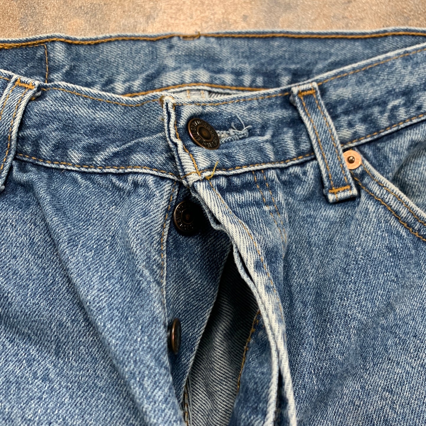 Vintage LEVI'S 522 Jeans W32 L30 Mens Slim Fit Tapered Blue