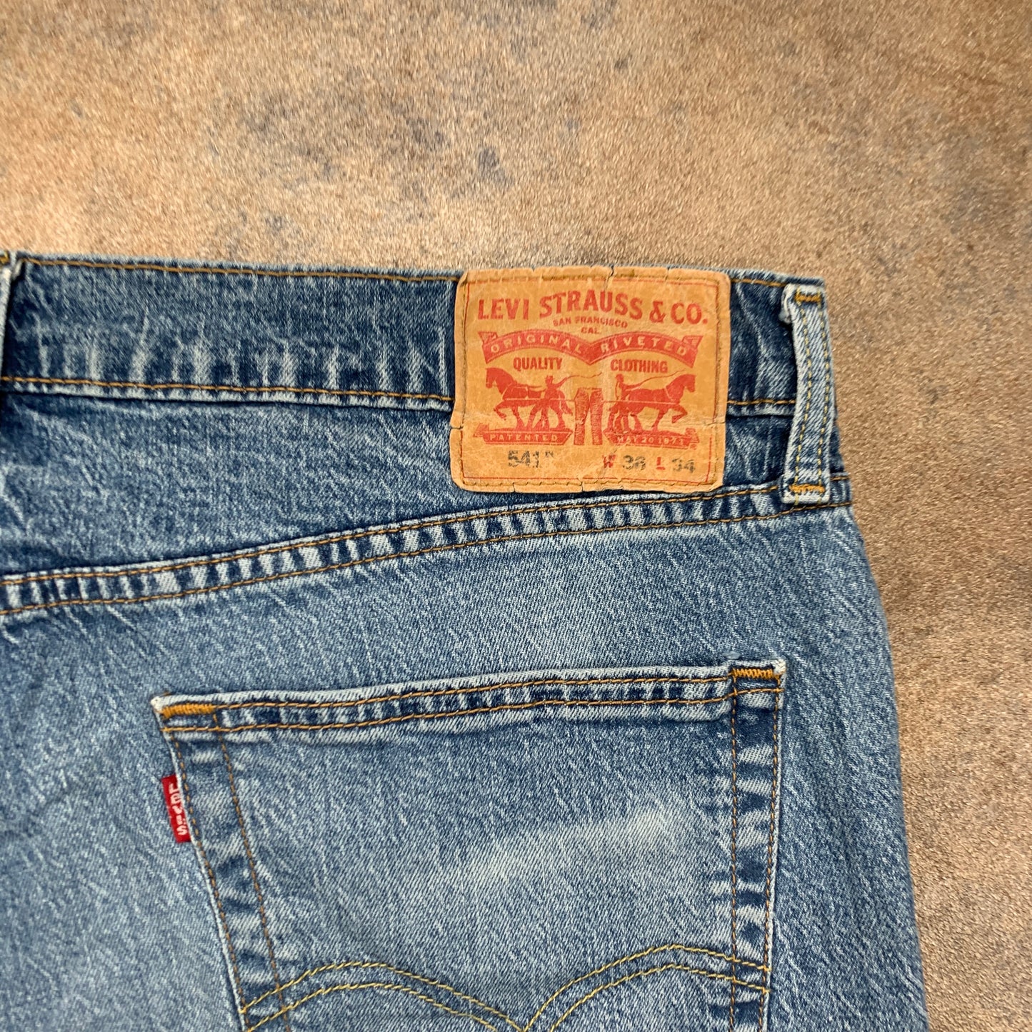 LEVI'S 541 Jeans W36 L33 Mens Slim Fit Tapered Blue