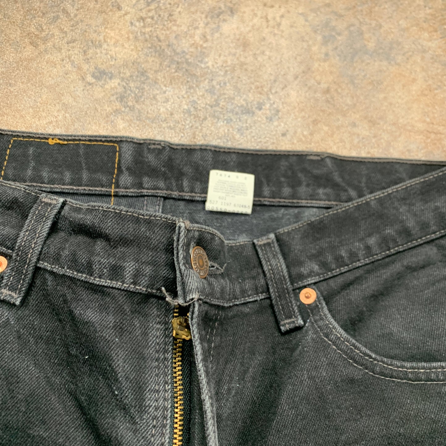 Vintage LEVI'S 550 Jeans W40 L30 Mens Relaxed Fit Straight Grey