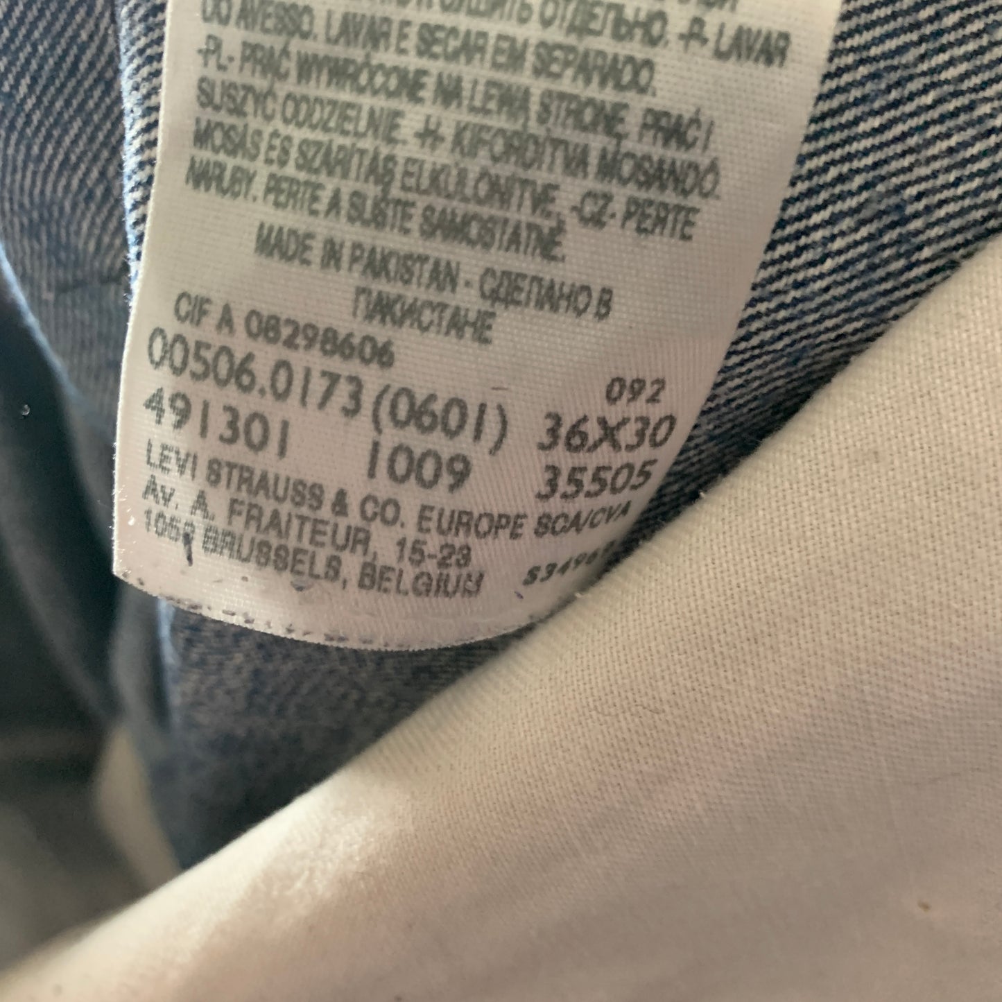 Vintage LEVI'S 506 Jeans W36 L29 Mens Relaxed Fit Straight Blue 90s