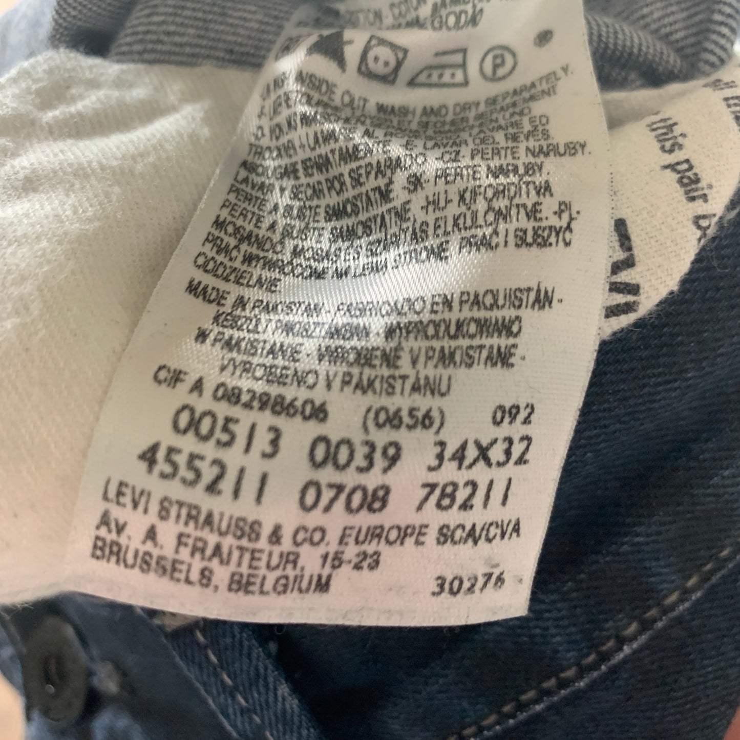 Vintage LEVI'S 513 Jeans W34 L30 Mens Slim Fit Blue