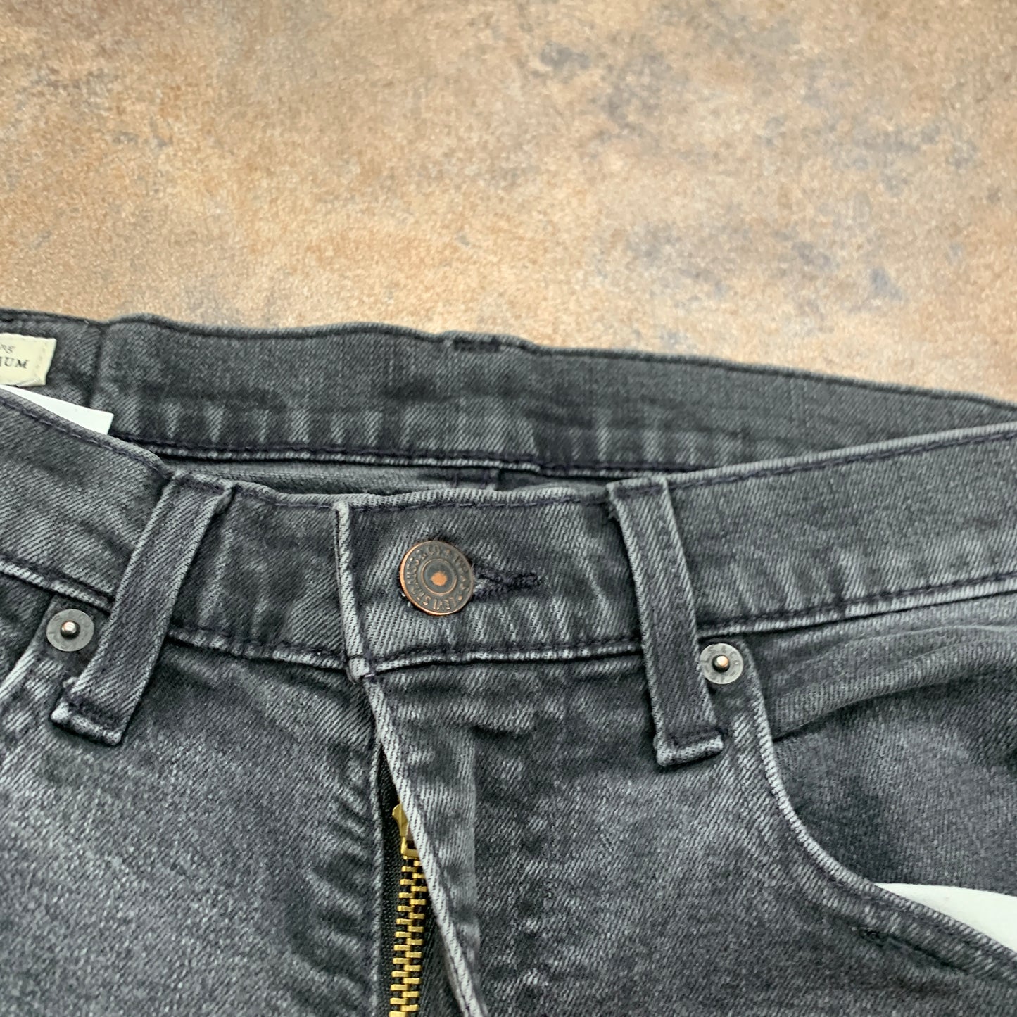 LEVI'S Skinny Tapered Jeans W32 L32 Mens Grey