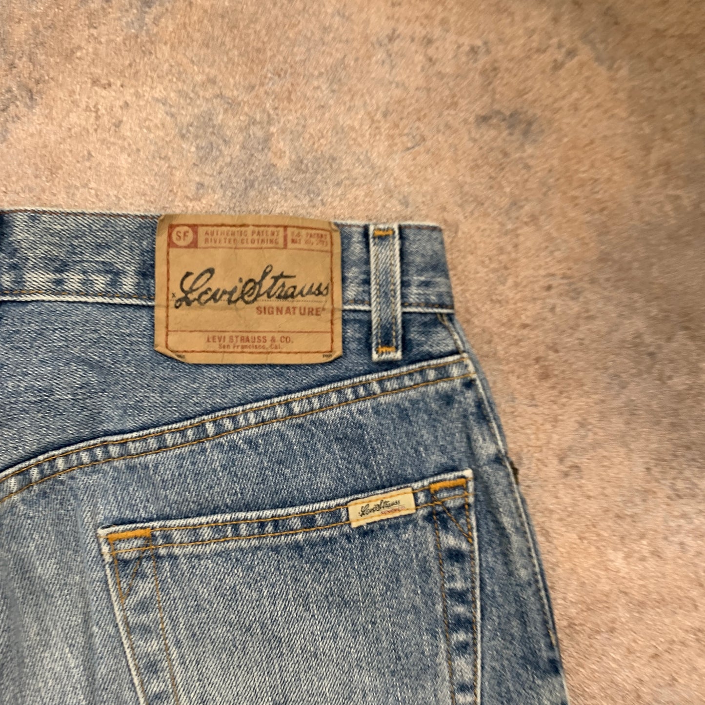 Vintage LEVI'S Signature Jeans W31 L30 Mens Relaxed Fit Straight Blue