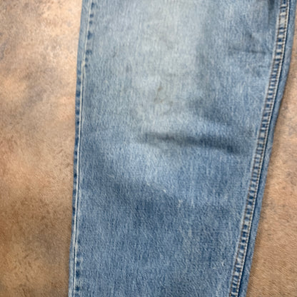 Vintage LEVI'S 560 Jeans W38 L30 Mens Relaxed Fit Tapered Blue 90s