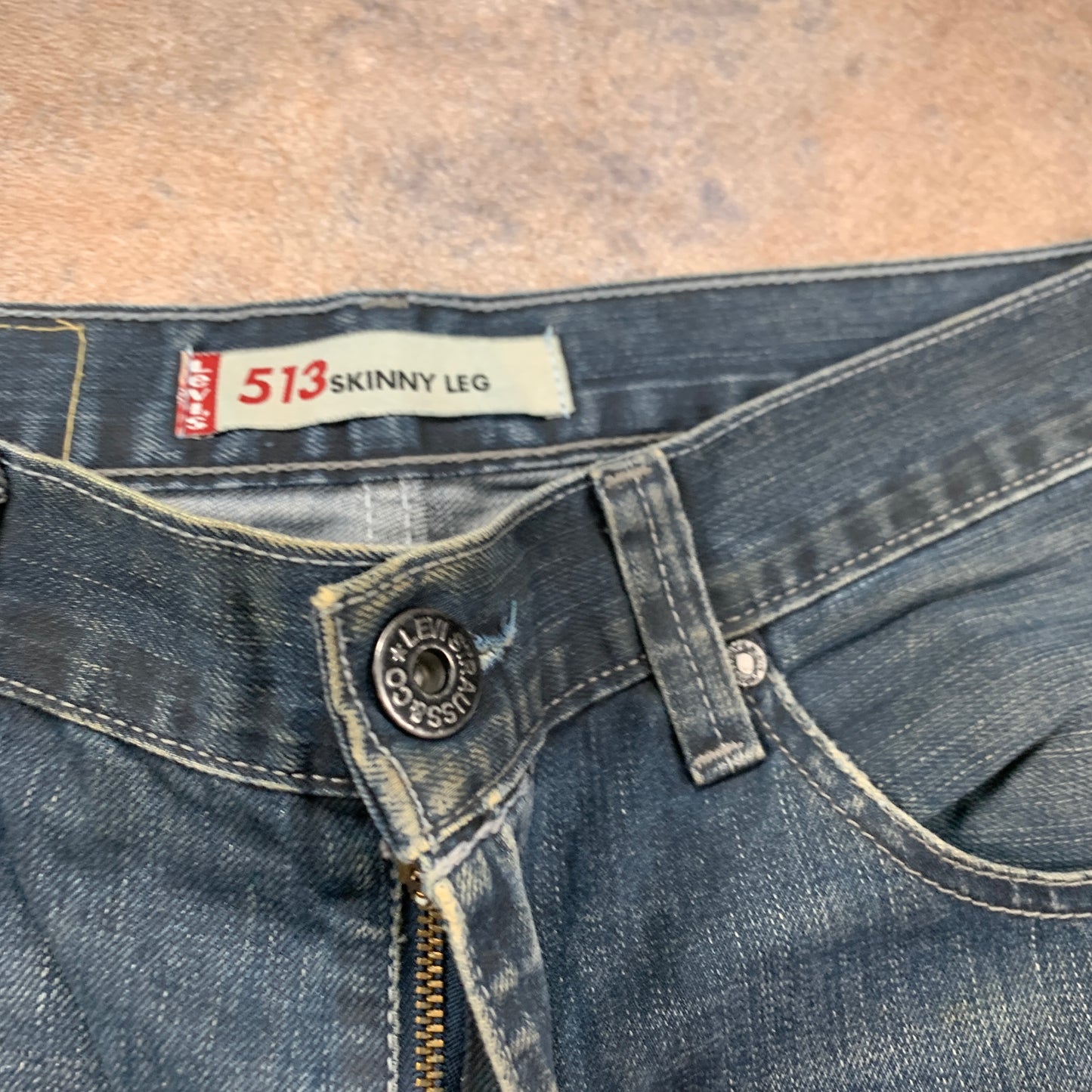 Vintage LEVI'S 513 Jeans W32 L28 Mens Slim Fit Blue
