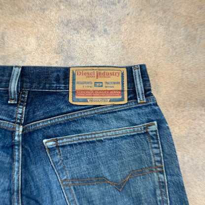 Diesel Jeans W33 L28 Mens Relaxed Fit Straight Blue