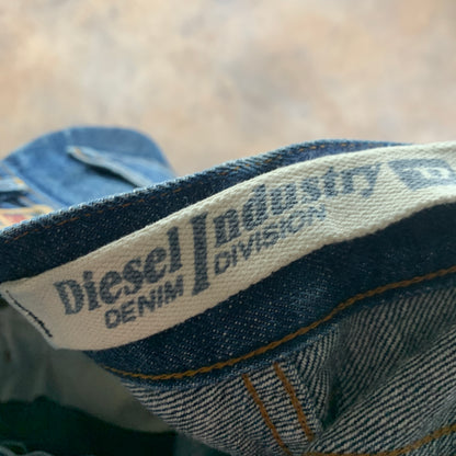 Diesel Jeans W33 L28 Mens Relaxed Fit Straight Blue