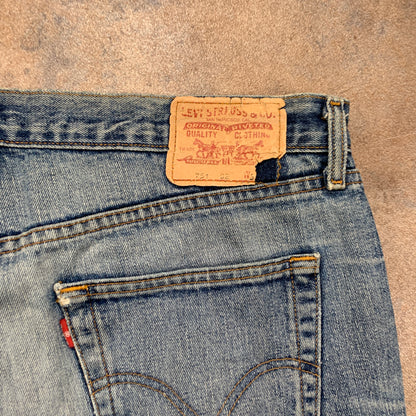 Vintage LEVI'S 752 Jeans W38 L30 Mens Relaxed Fit Straight Blue