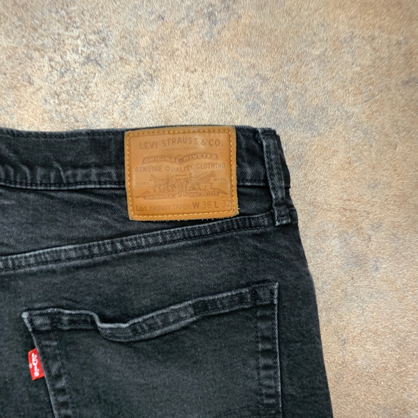 LEVI'S Skinny Tapered Jeans W36 L31 Mens Grey