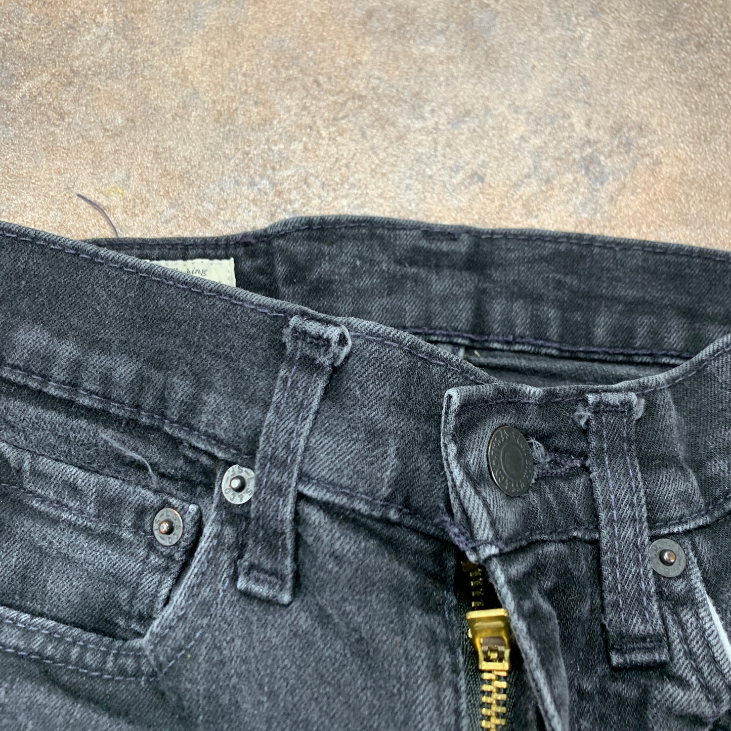 LEVI'S 519 Jeans W26 L29 Mens Skinny Fit Grey