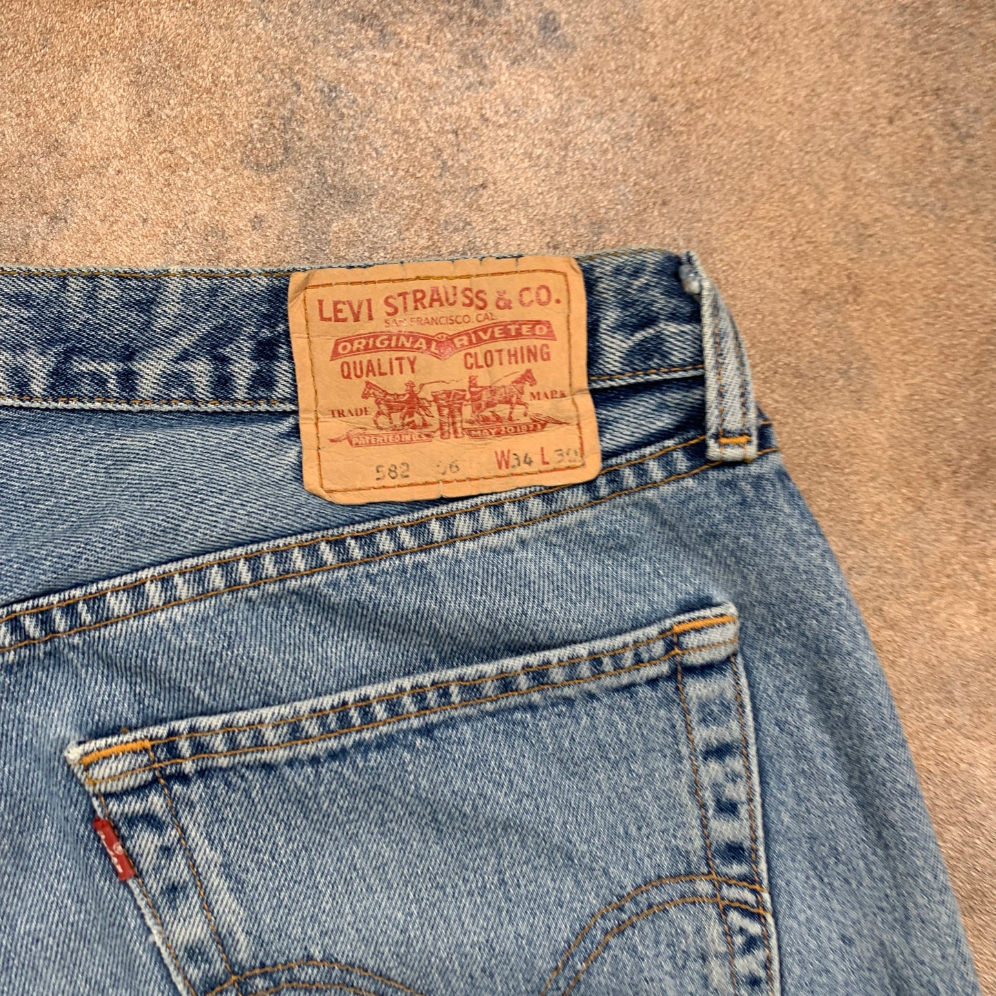Vintage LEVI'S 582 Jeans W34 L30 Mens Relaxed Fit Straight Blue