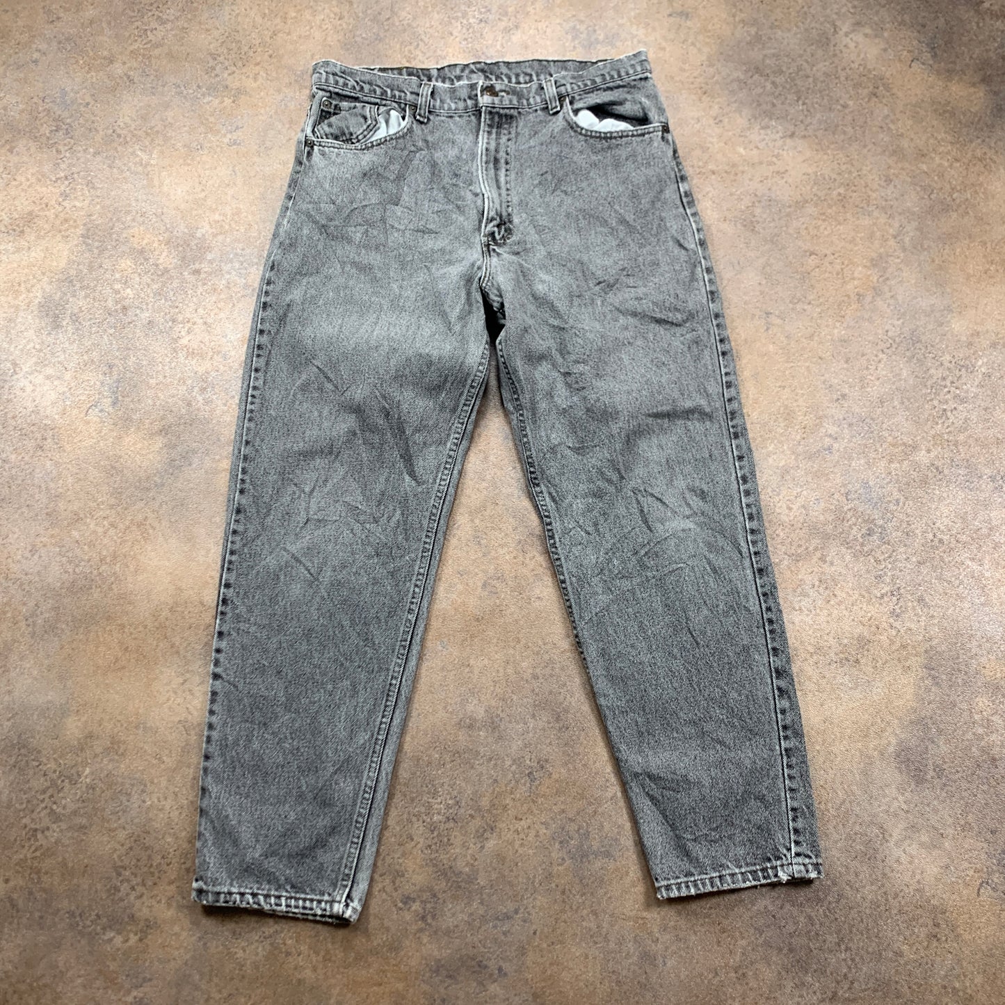 Vintage LEVI'S Jeans W36 L30 Mens Relaxed Fit Tapered Grey 90s