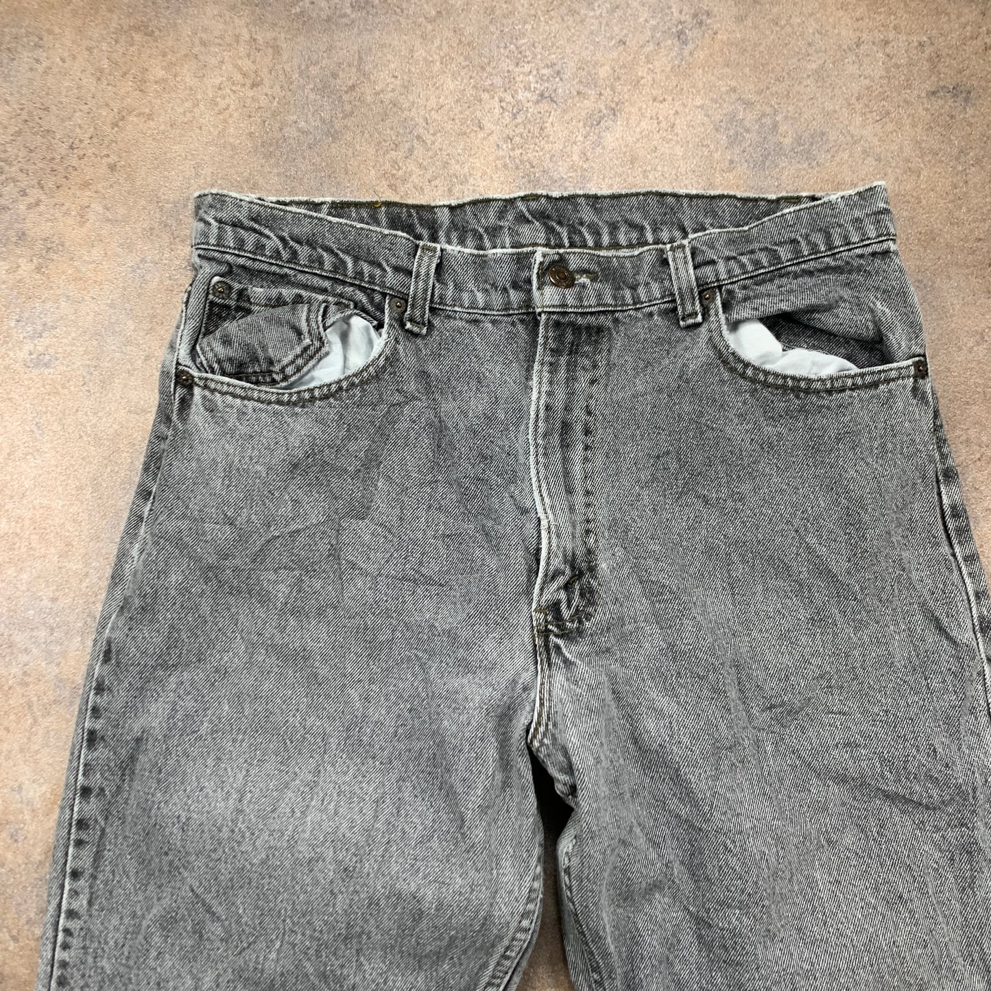 Vintage LEVI'S Jeans W36 L30 Mens Relaxed Fit Tapered Grey 90s