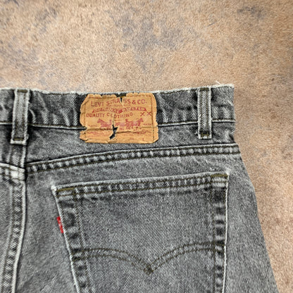 Vintage LEVI'S Jeans W36 L30 Mens Relaxed Fit Tapered Grey 90s