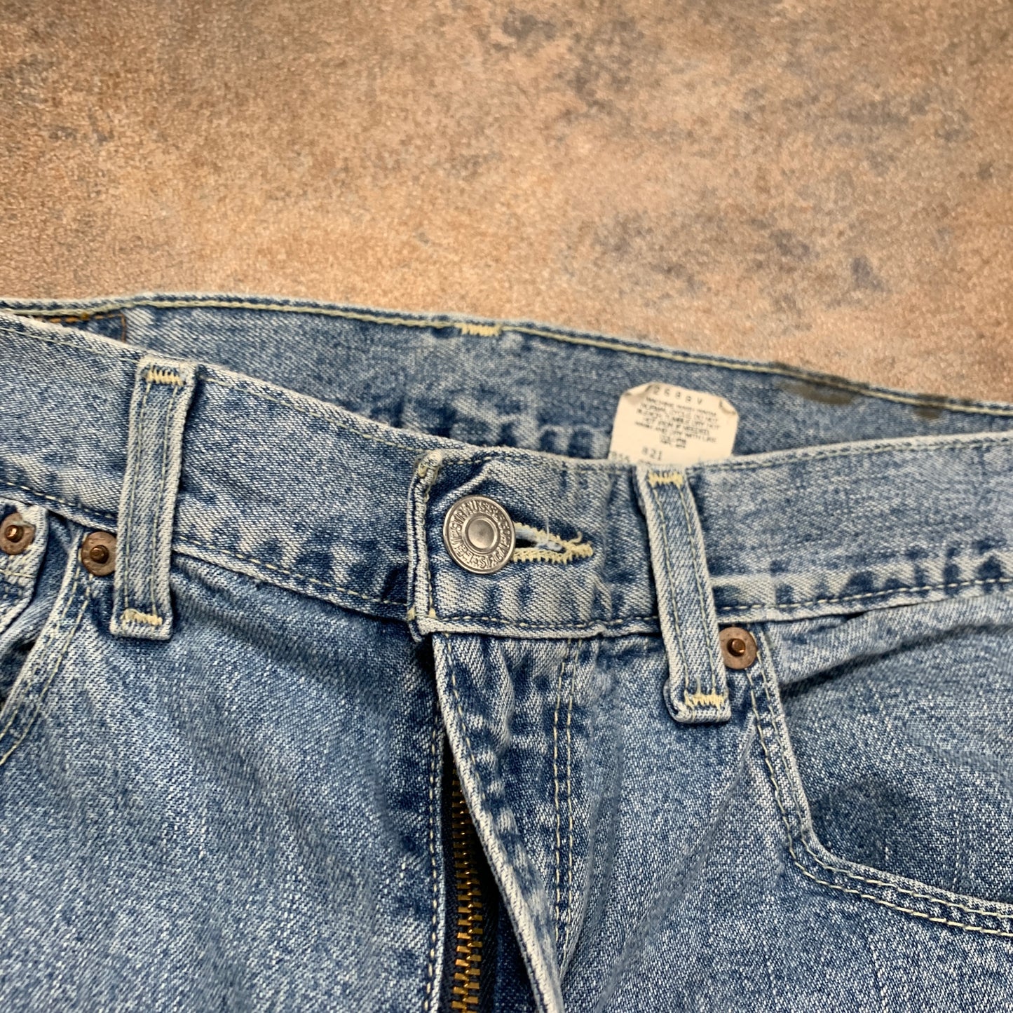 Vintage LEVI'S 557 Jeans W33 L30 Mens Relaxed Fit Straight Blue 90s