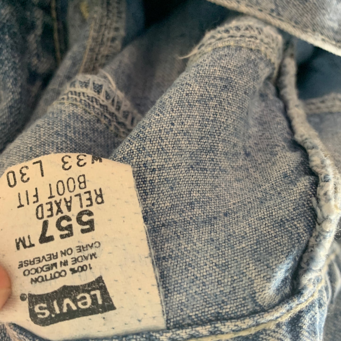 Vintage LEVI'S 557 Jeans W33 L30 Mens Relaxed Fit Straight Blue 90s