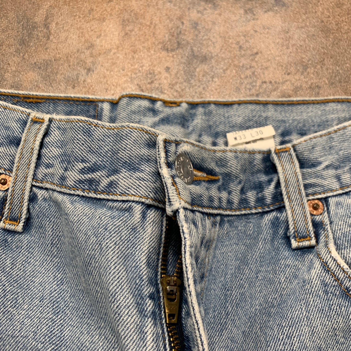 Vintage LEVI'S 560 Jeans W33 L30 Mens Relaxed Fit Tapered Blue 90s