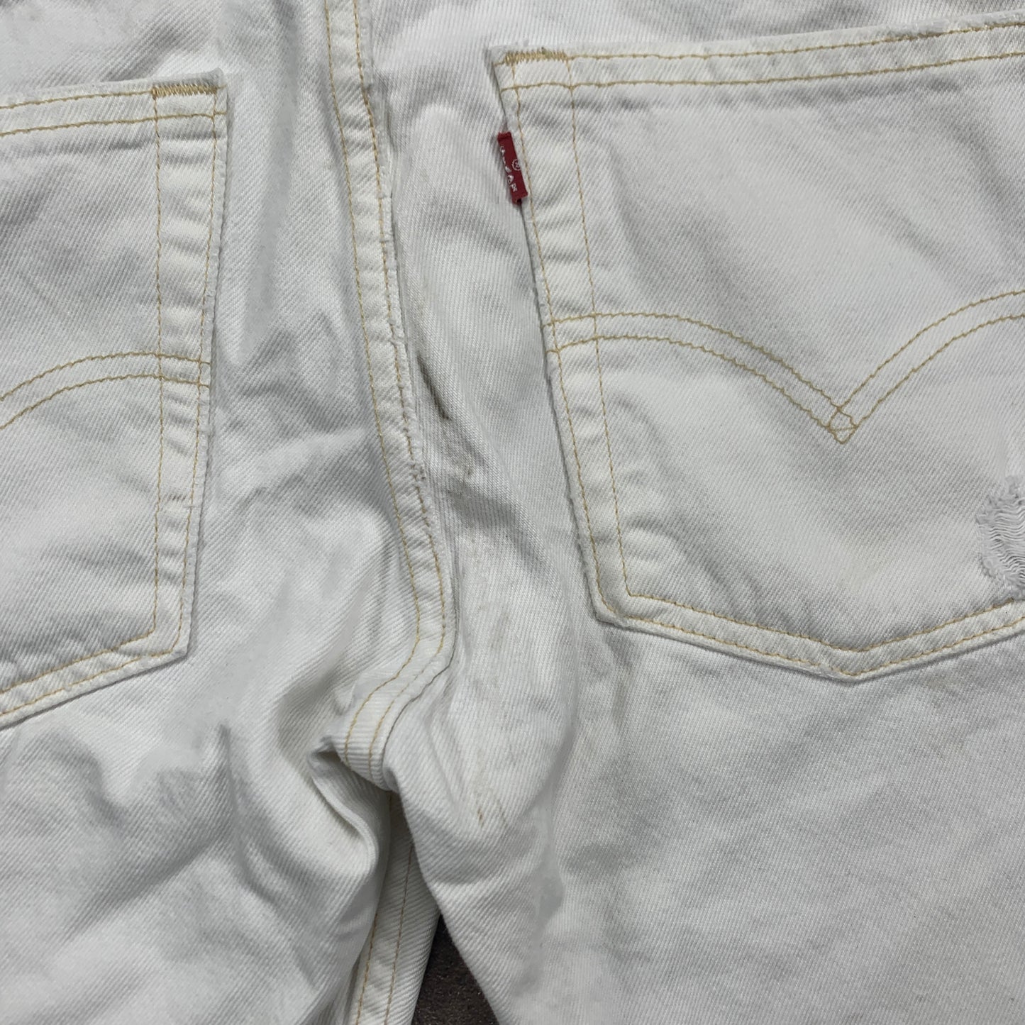 Vintage LEVI'S 507 Jeans W32 L34 Mens Bootcut Fit White
